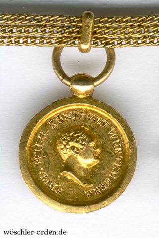 Württemberg, Große Goldene Medaille für Kunst und Wissenschaft (1. Modell), Miniatur an 3er Miniatur-Kettchen